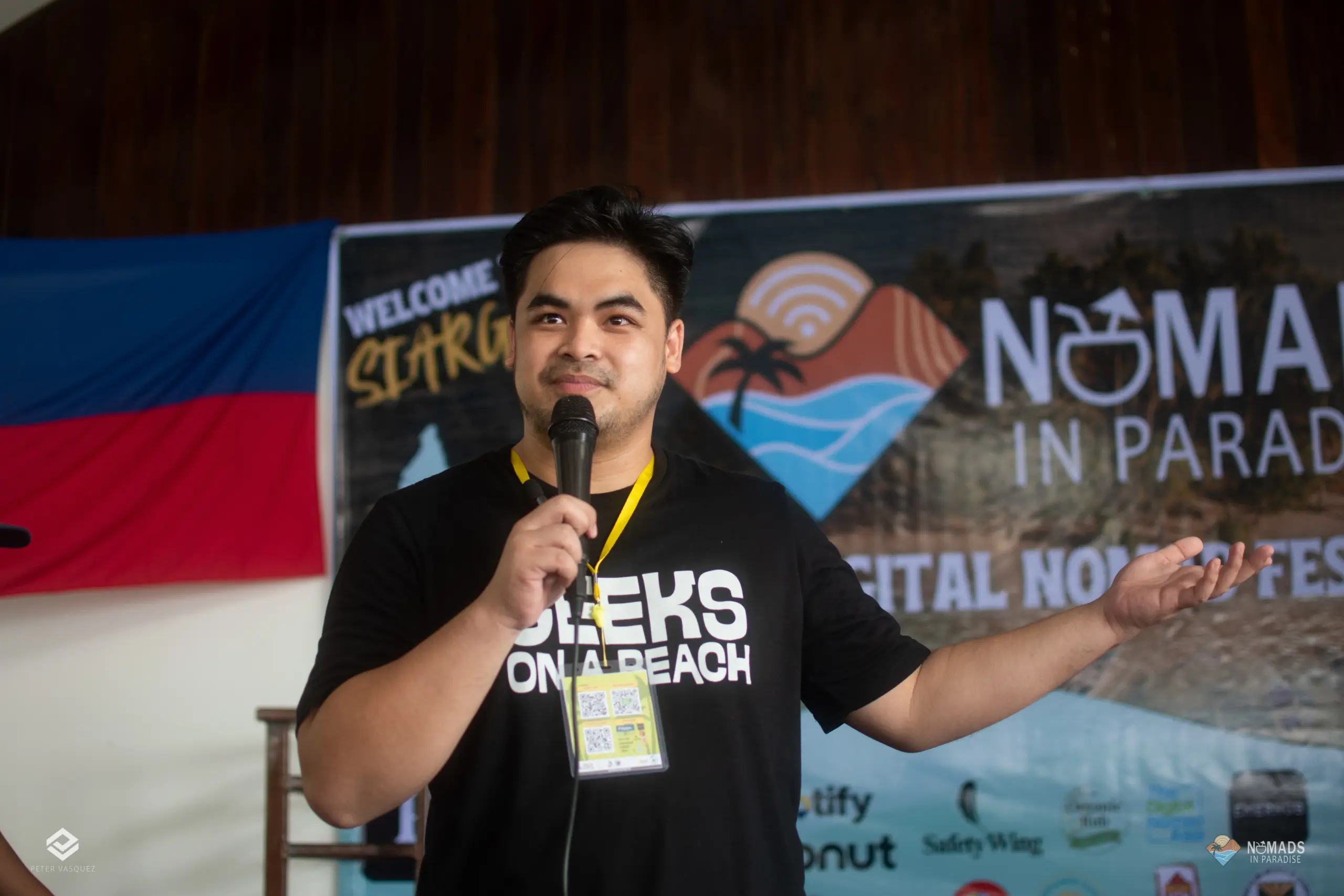 Geeks on a Beach speaker presenting at Nomads in Paradise digital nomad fest